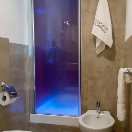 住宿加早餐酒店 L'opera Buffa 巴勒莫