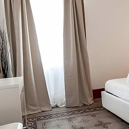 فندق مبيت وإفطار L'opera Buffa 4*