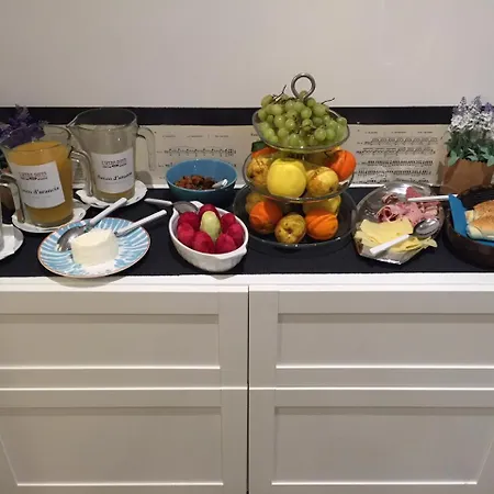 Alojamento de Acomodação e Pequeno-almoço L'opera Buffa