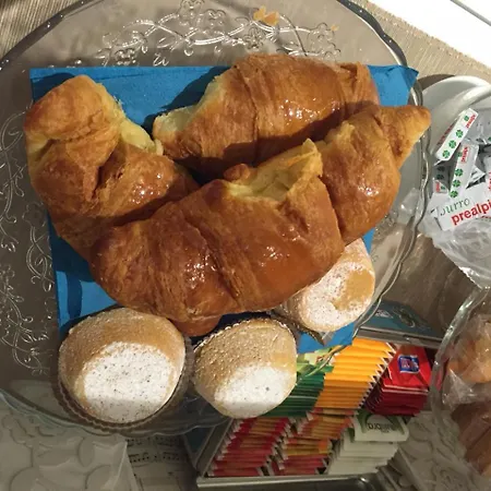 L'opera Buffa Nocleg ze śniadaniem 4*